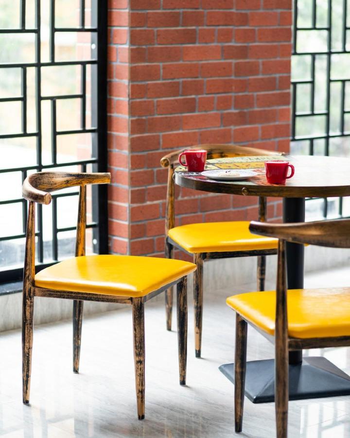 Couch & Cheese Homestel The Most Luxurious Hostel For Working Professionals & Students Púna Exteriér fotografie